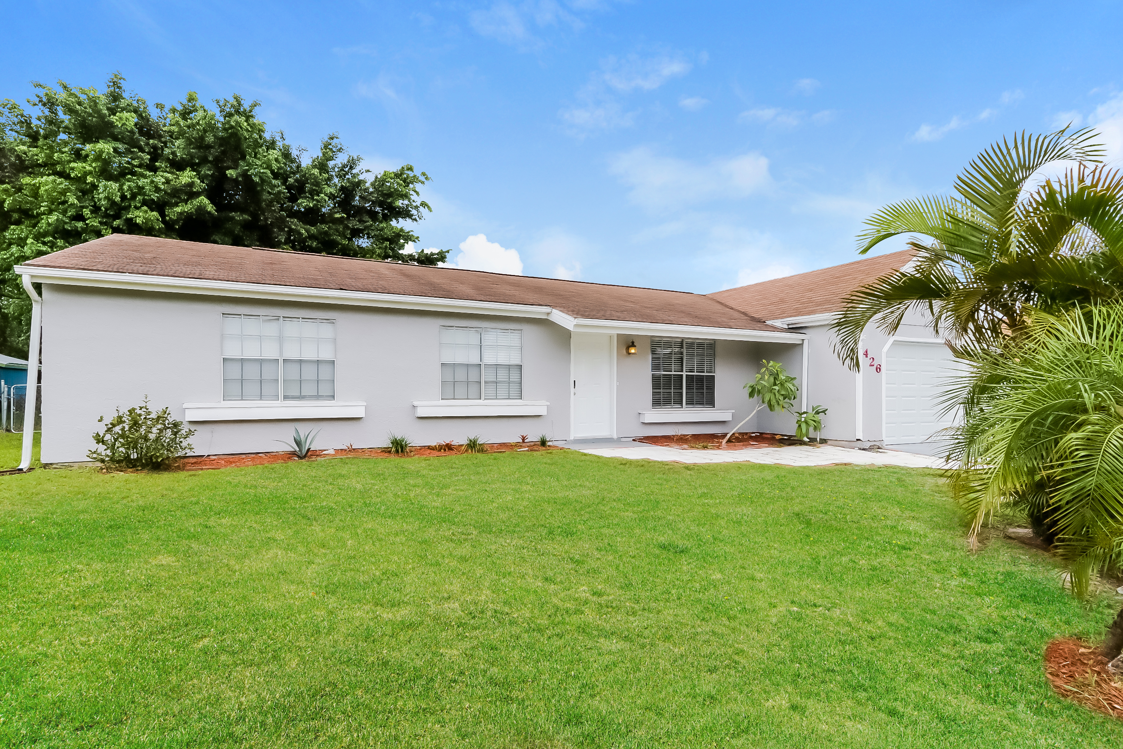 426 SW Eastport Cir Port St. Lucie, FL 34953